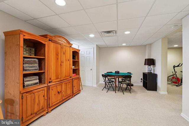 7 FOX RUN RD, Pennington, NJ 08534