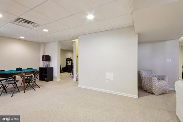 7 FOX RUN RD, Pennington, NJ 08534