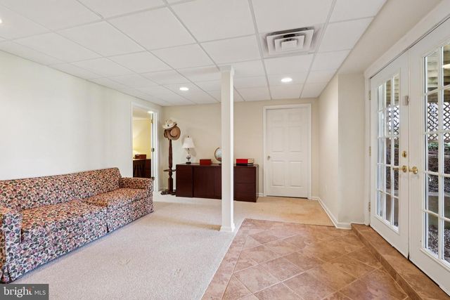 7 FOX RUN RD, Pennington, NJ 08534