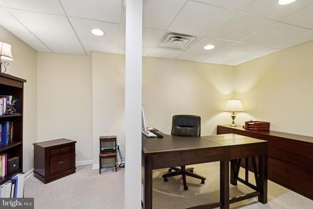 7 FOX RUN RD, Pennington, NJ 08534