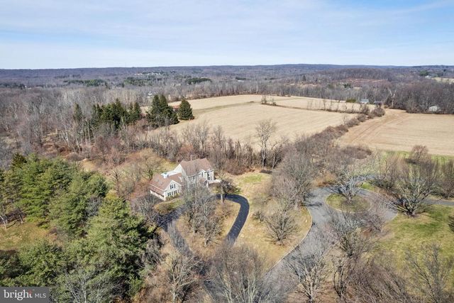 7 FOX RUN RD, Pennington, NJ 08534