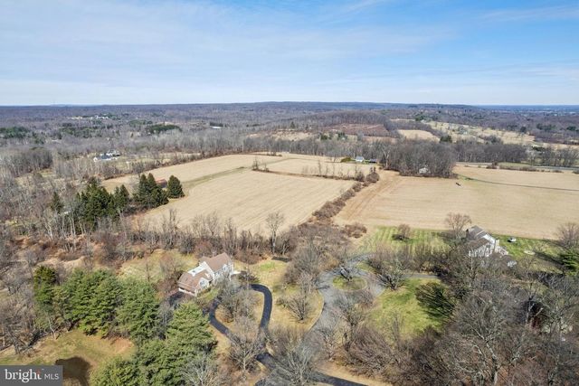 7 FOX RUN RD, Pennington, NJ 08534