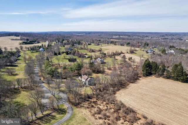 7 FOX RUN RD, Pennington, NJ 08534