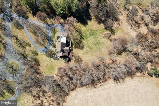 7 FOX RUN RD, Pennington, NJ 08534