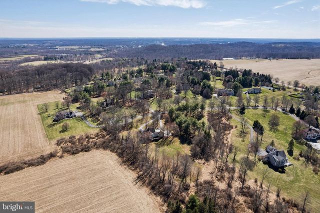 7 FOX RUN RD, Pennington, NJ 08534