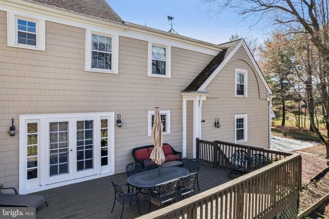 7 FOX RUN RD, Pennington, NJ 08534