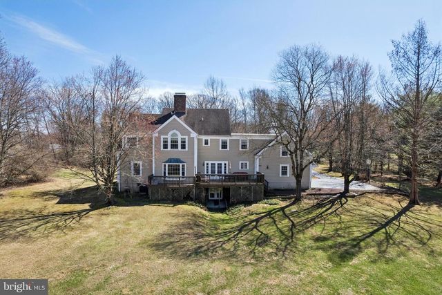 7 FOX RUN RD, Pennington, NJ 08534