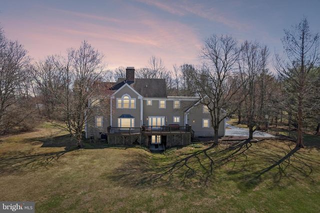 7 FOX RUN RD, Pennington, NJ 08534