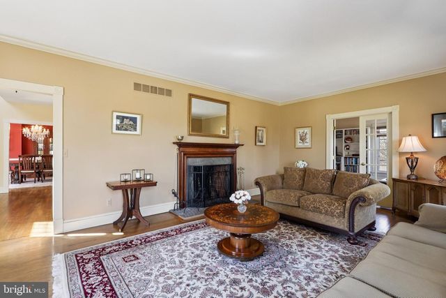 7 FOX RUN RD, Pennington, NJ 08534