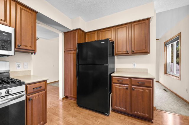 16105 Inglewood Drive, Lakeville, MN 55044