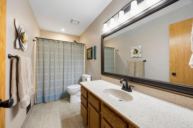 16105 Inglewood Drive, Lakeville, MN 55044