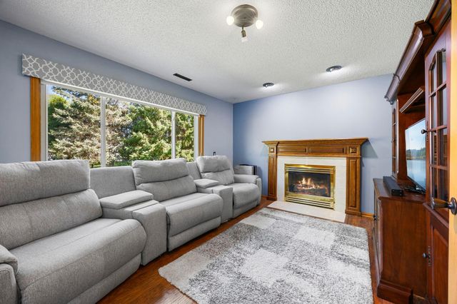 16105 Inglewood Drive, Lakeville, MN 55044