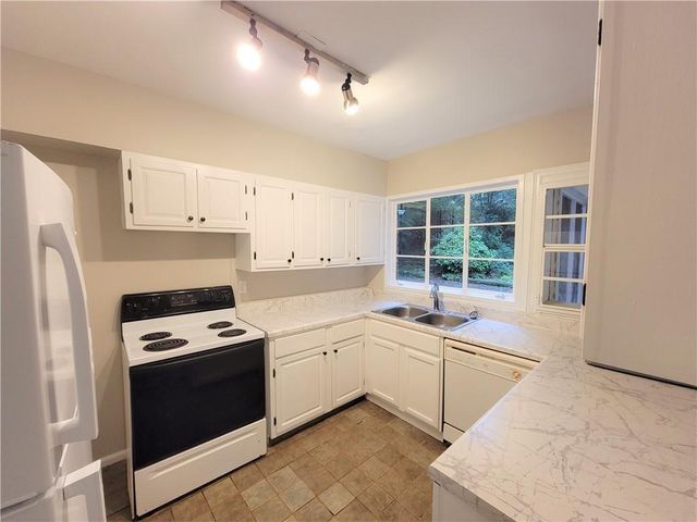 1321 Stillwood Drive NE Unit B, Atlanta, GA 30306