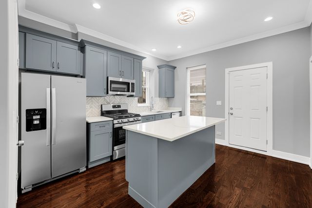 7844 S Emerald Avenue S, Chicago, IL 60620