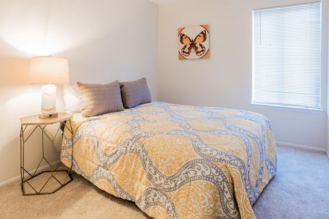 4925 E 10 Mile Road, Warren, MI 48091