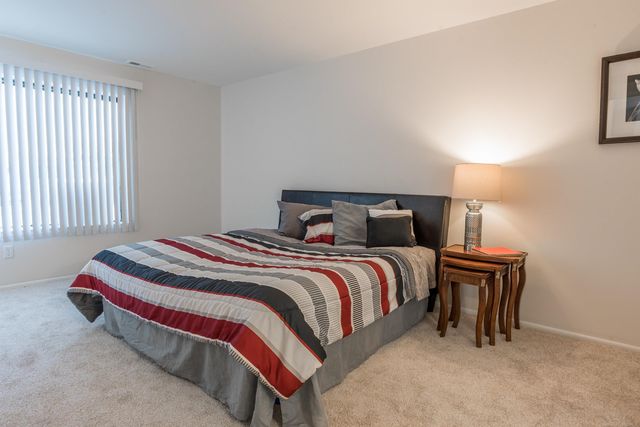 4925 E 10 Mile Road, Warren, MI 48091