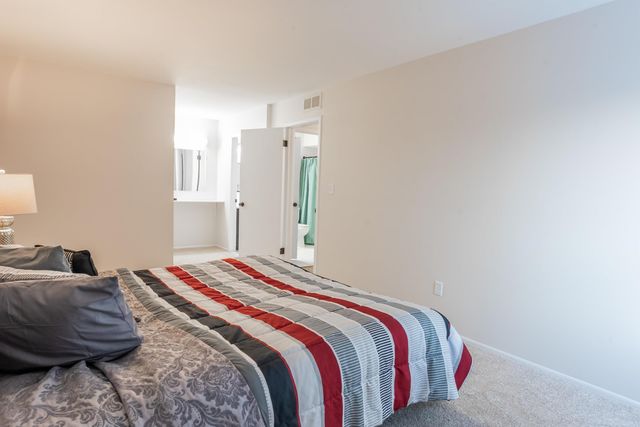 4925 E 10 Mile Road, Warren, MI 48091