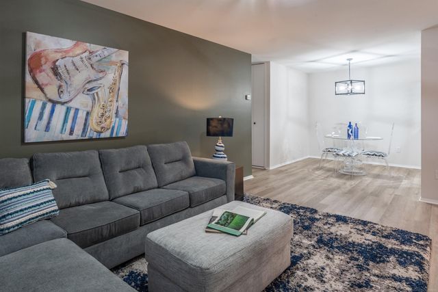 4925 E 10 Mile Road, Warren, MI 48091