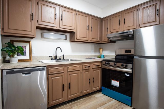 4925 E 10 Mile Road, Warren, MI 48091