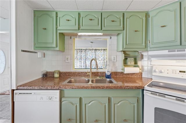 82008 A STREET N 8, Pinellas Park, FL 33781