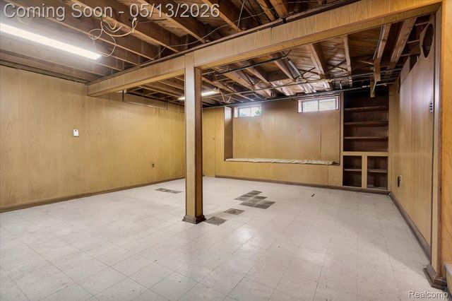 15621 Hanfor Avenue, Allen Park, MI 48101