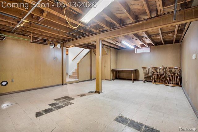 15621 Hanfor Avenue, Allen Park, MI 48101
