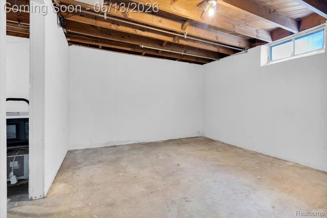 15621 Hanfor Avenue, Allen Park, MI 48101