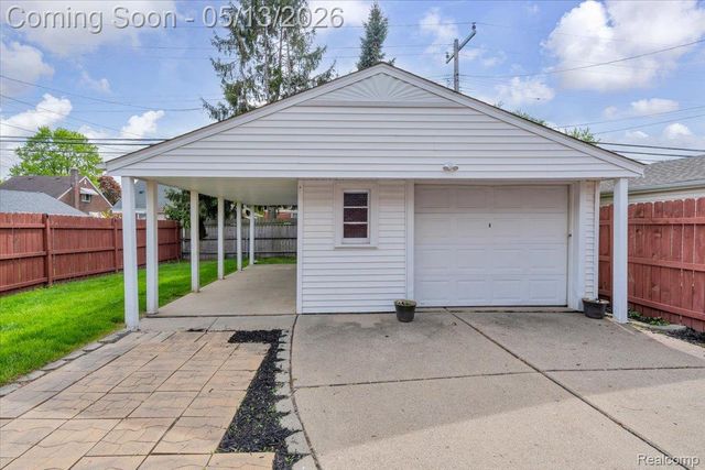 15621 Hanfor Avenue, Allen Park, MI 48101