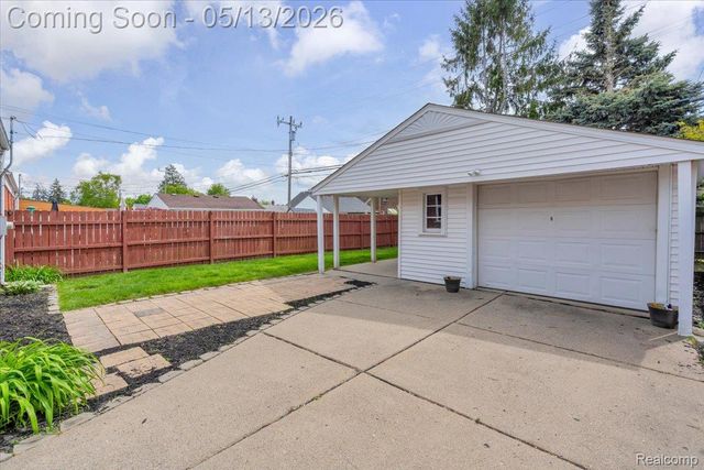 15621 Hanfor Avenue, Allen Park, MI 48101
