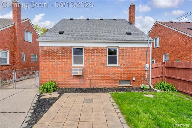 15621 Hanfor Avenue, Allen Park, MI 48101