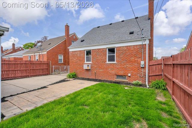 15621 Hanfor Avenue, Allen Park, MI 48101