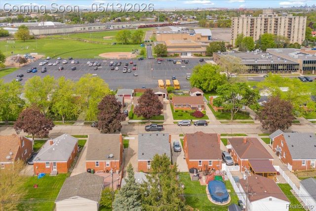 15621 Hanfor Avenue, Allen Park, MI 48101