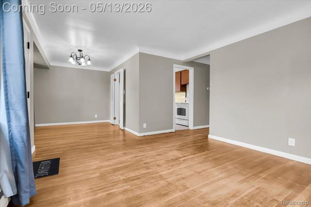 15621 Hanfor Avenue, Allen Park, MI 48101