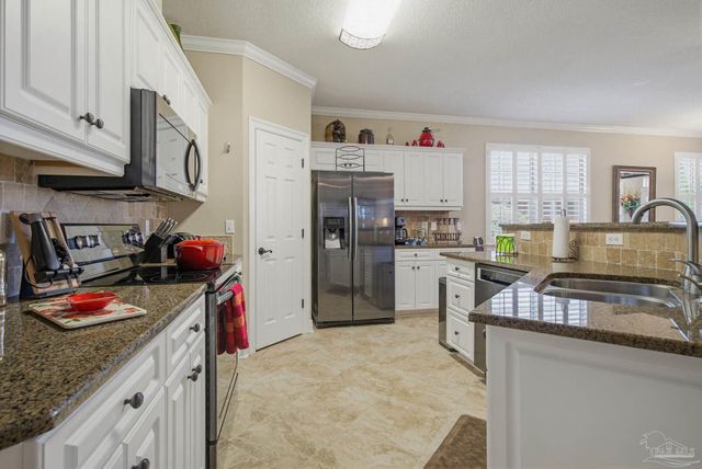 60 Culpepper St, Cantonment, FL 32533