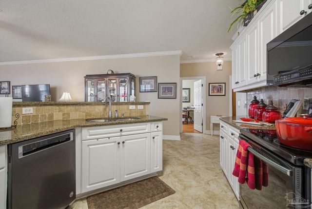 60 Culpepper St, Cantonment, FL 32533