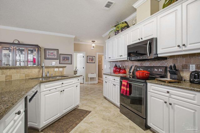 60 Culpepper St, Cantonment, FL 32533