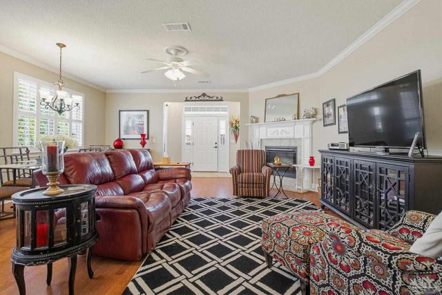 60 Culpepper St, Cantonment, FL 32533