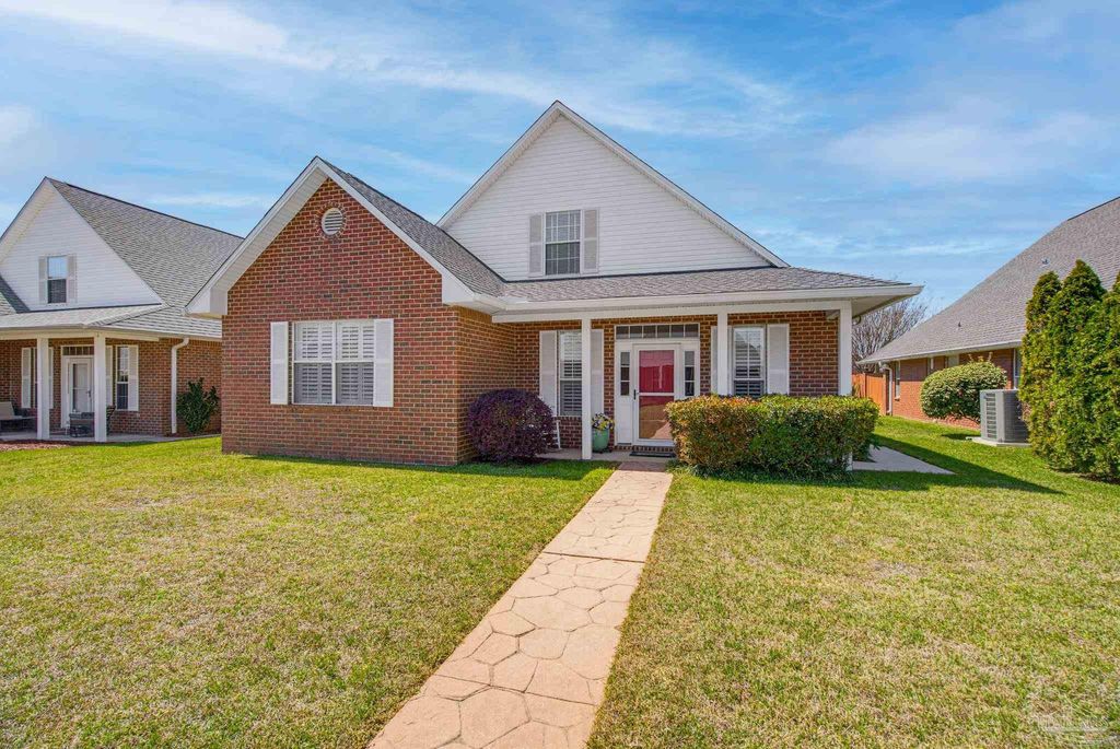 60 Culpepper St, Cantonment, FL 32533