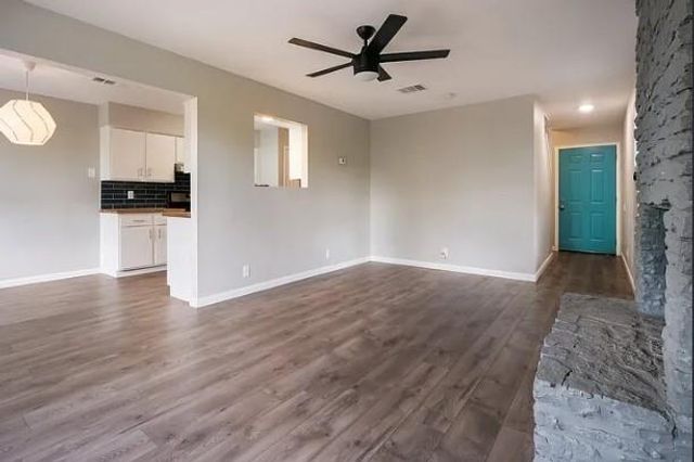 411 PARKHILL CV 411, Round Rock, TX 78664