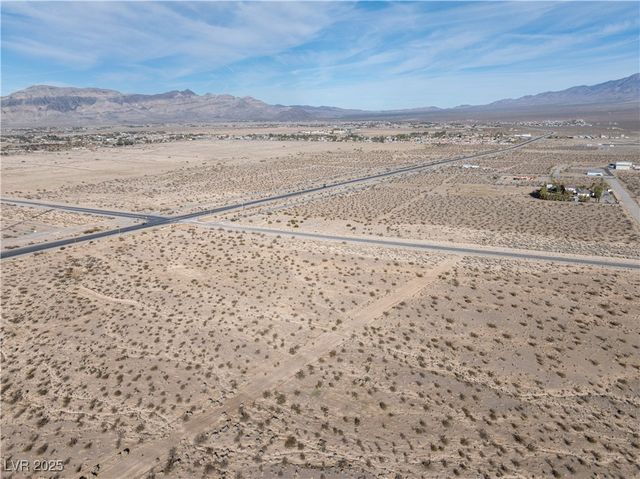 761 East Bell Vista Avenue, Pahrump, NV 89060