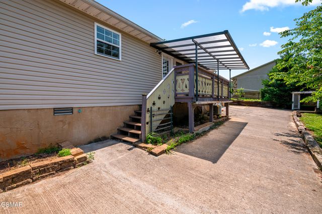 1503 Cloverdale Court, Sevierville, TN 37862