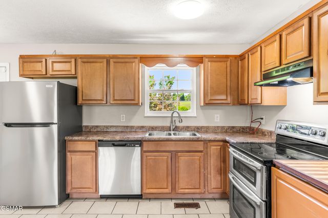 1503 Cloverdale Court, Sevierville, TN 37862