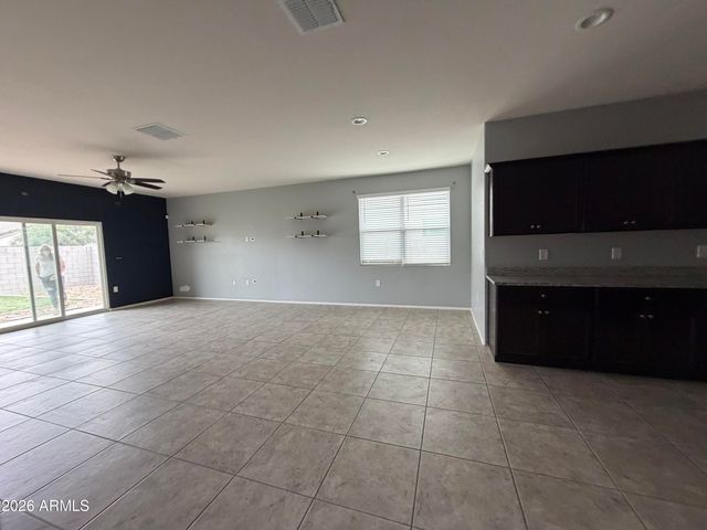 4644 W CINNAMON Avenue, Coolidge, AZ 85128