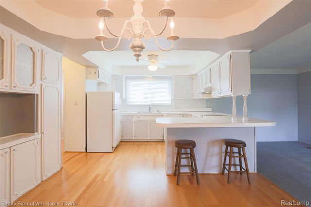 33829 Kennedy Drive, Sterling Heights, MI 48310