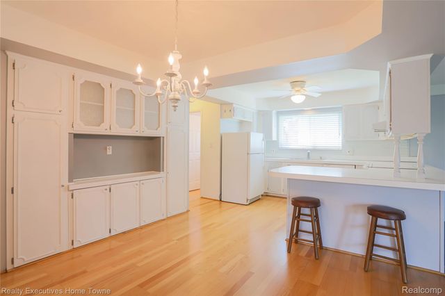 33829 Kennedy Drive, Sterling Heights, MI 48310