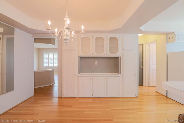 33829 Kennedy Drive, Sterling Heights, MI 48310
