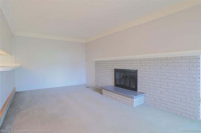 33829 Kennedy Drive, Sterling Heights, MI 48310