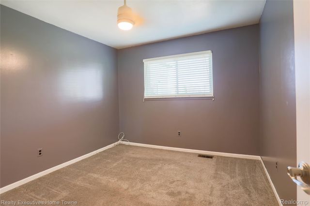 33829 Kennedy Drive, Sterling Heights, MI 48310