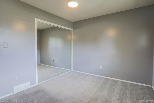33829 Kennedy Drive, Sterling Heights, MI 48310