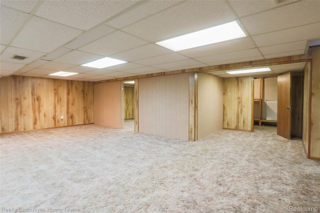 33829 Kennedy Drive, Sterling Heights, MI 48310